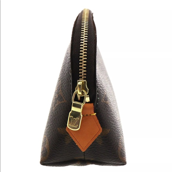 LOUIS VUITTON Pochette Cosmetic Pouch - Picture 2 of 8